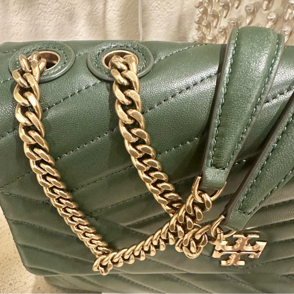 Tory Burch Kira Chevron Convertible Shoulder Bag in Green / Sycamore - Picture 7 of 14